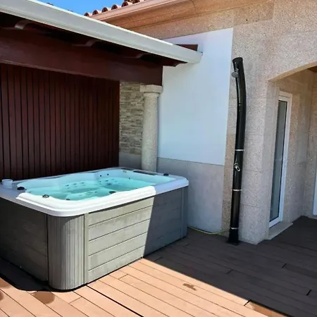 Spacious With Jacuzzi In * Freixo de Baixo