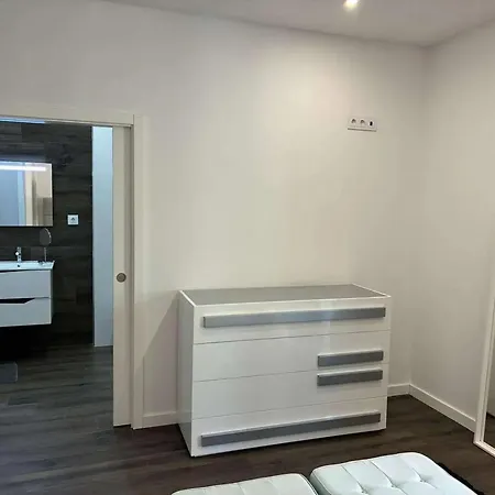 Spacious With Jacuzzi In Apartment *