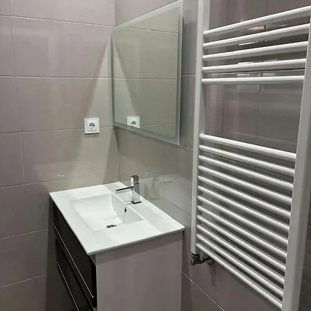 Apartment Spacious With Jacuzzi In *